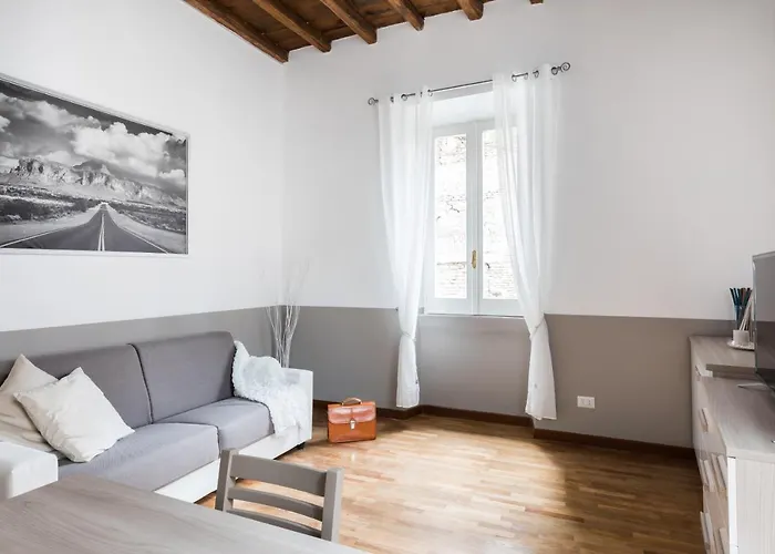 A World Aparts - 105 Pellegrino Apartment Rom